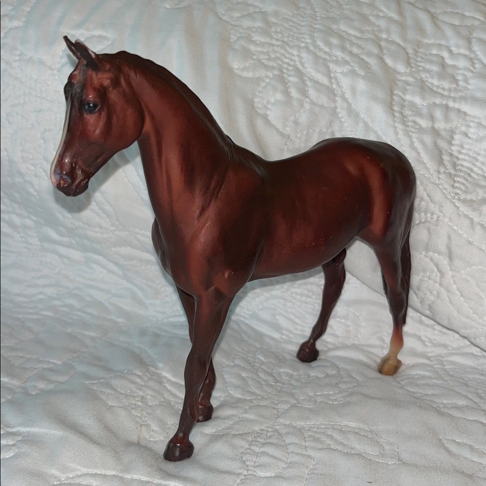 Breyer Dark Red Chestnut Thoroughbred Trakehner